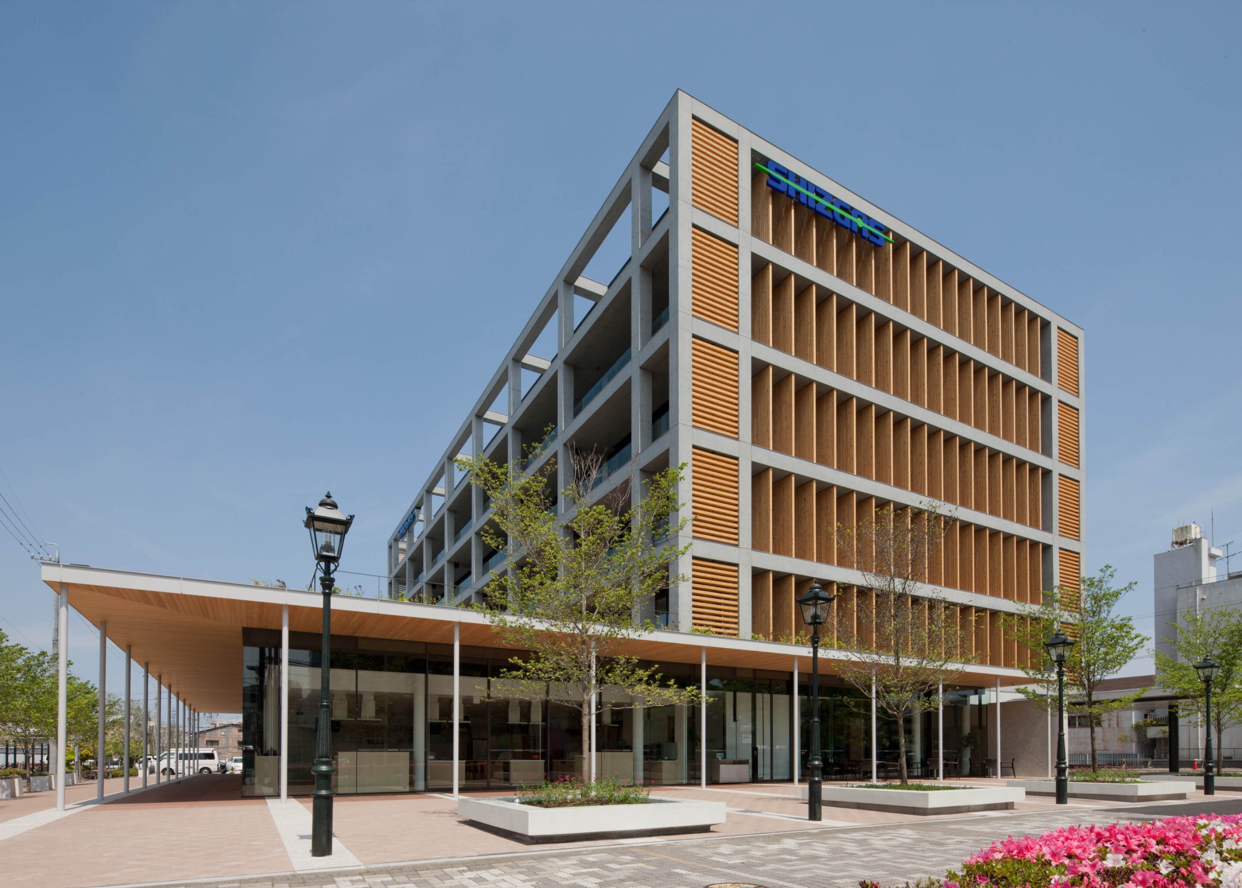 【フリーアドレス化はどのように推進されましたか？】<br>→ 若手社員によるプロジェクトメンバー発足